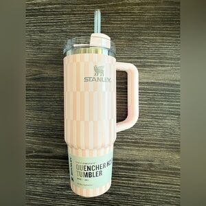 NWT Stanley Tea Rose Tile Quencher 
30oz Tumbler